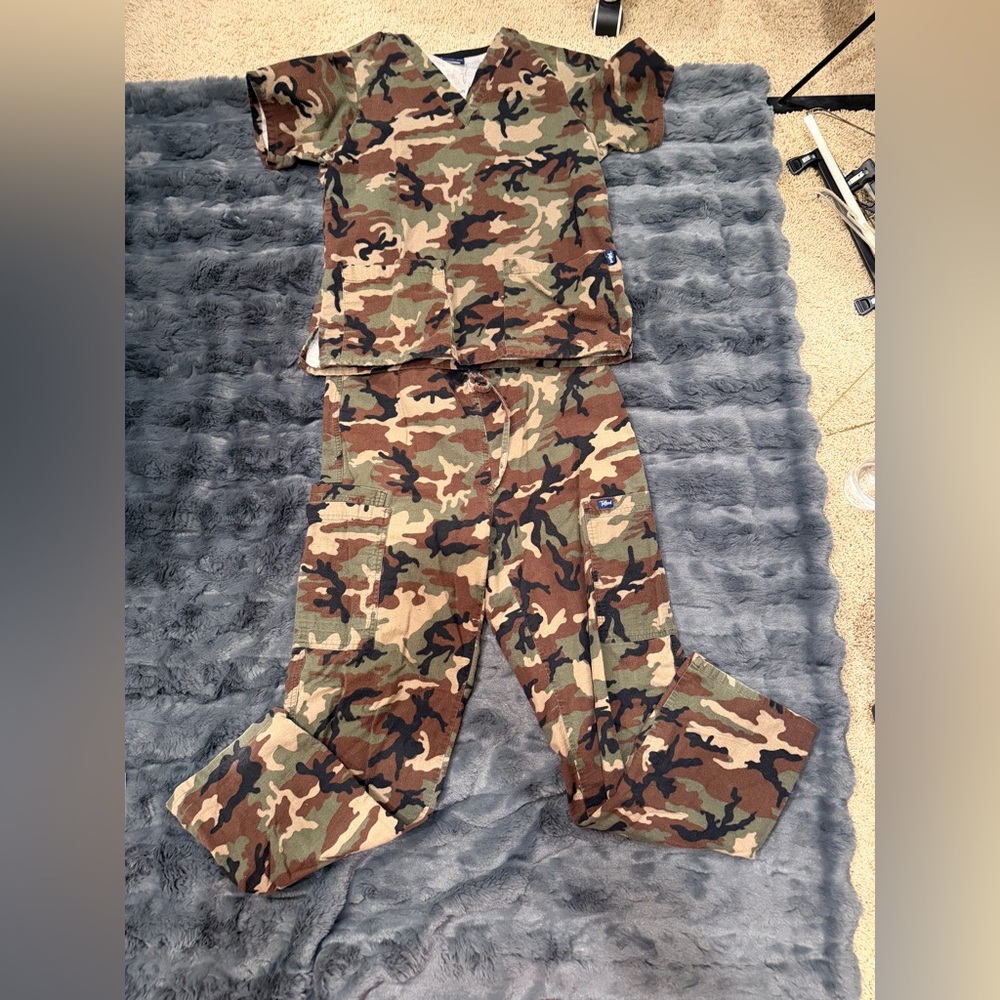 Tafford Camo Scrub Set | Women’s Size Small | Warm Fabric